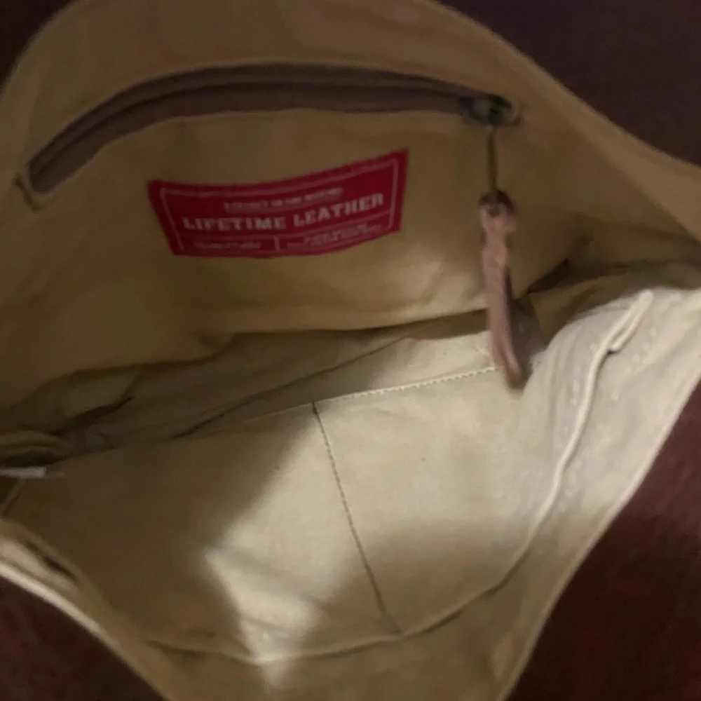 *EUC* Duluth Trading Lifetime Leather Sling